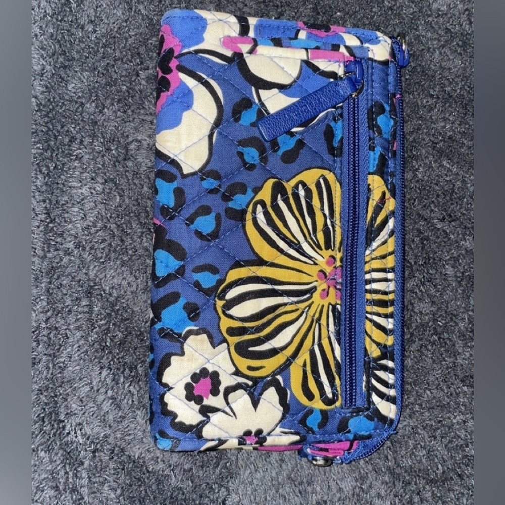 EUC Vera Bradley Wallet